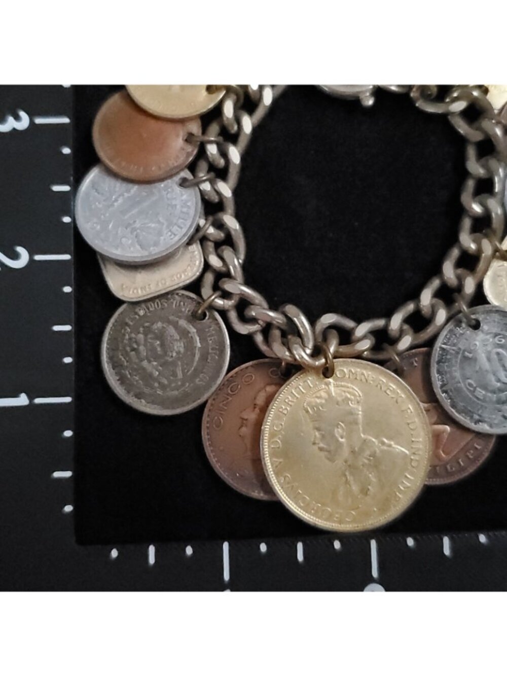 Vintage World Coin Charm Bracelet Dangles 6" - Picture 3 of 6